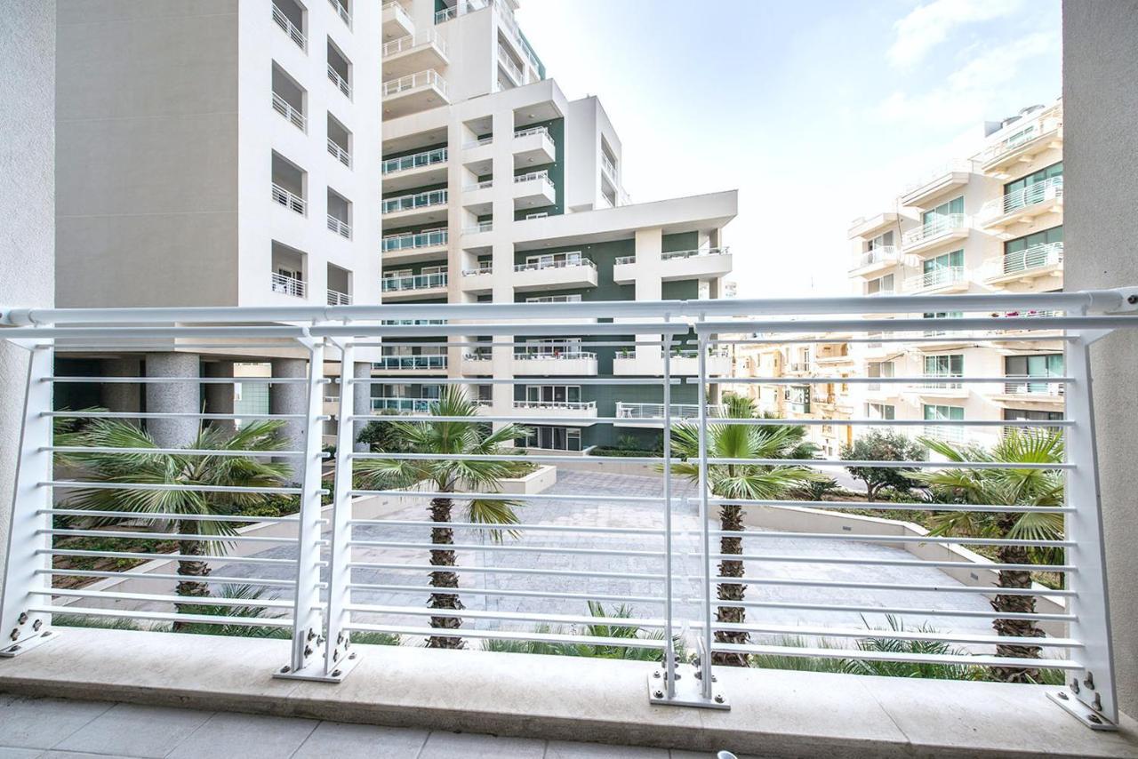 Luxury Apartment With Pool Sliema Bagian luar foto