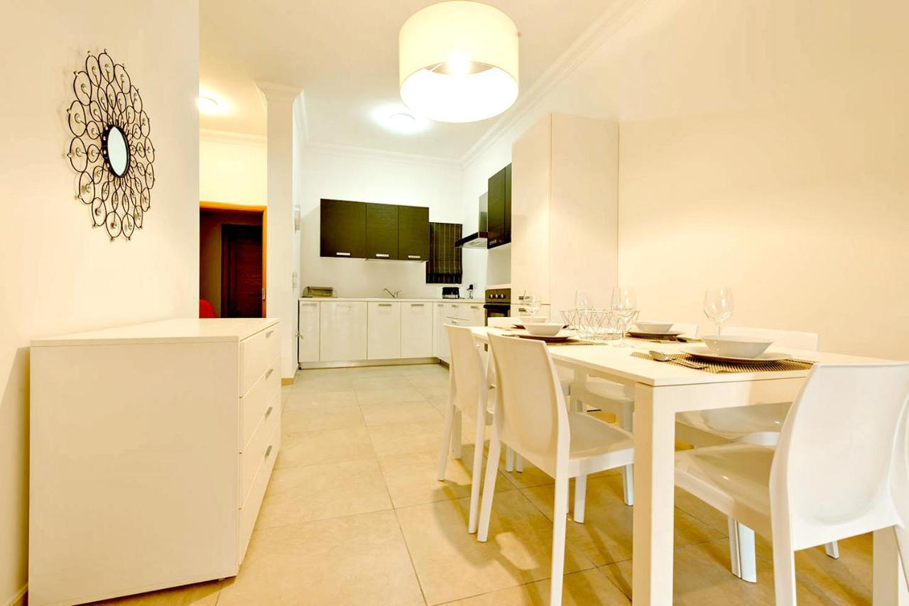 Luxury Apartment With Pool Sliema Bagian luar foto