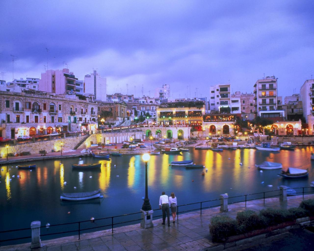 Luxury Apartment With Pool Sliema Bagian luar foto